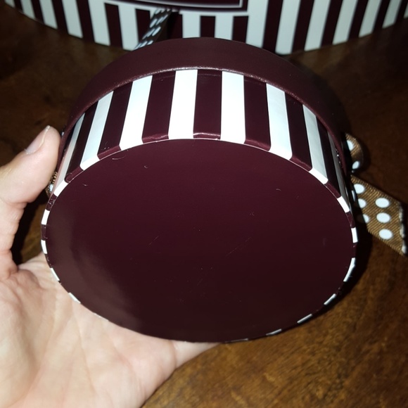 Henri Bendel mini hatbox - Picture 3 of 5